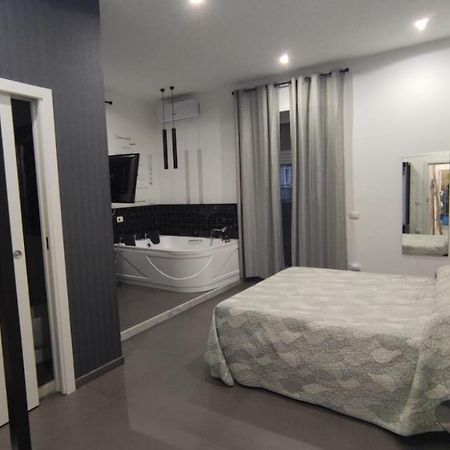 Lombardi Luxury Home Неаполь Екстер'єр фото